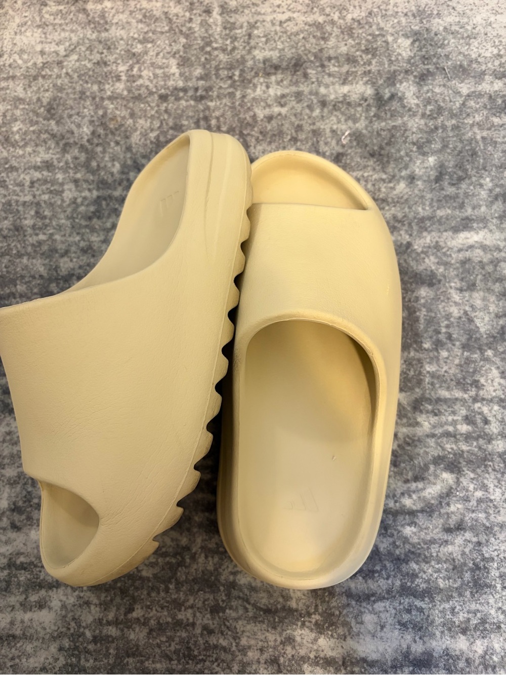 Yeezy bone Slides - Minimal Slip-On - Picture 4 of 5
